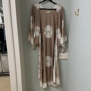 Kimono Beige and White